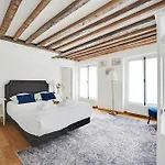 Amazing Duplex 2Br Republique Magenta
